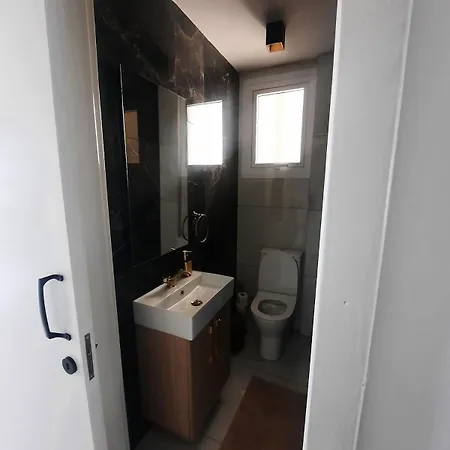 Modern 3br Family In Quiet Drosia With Balcony