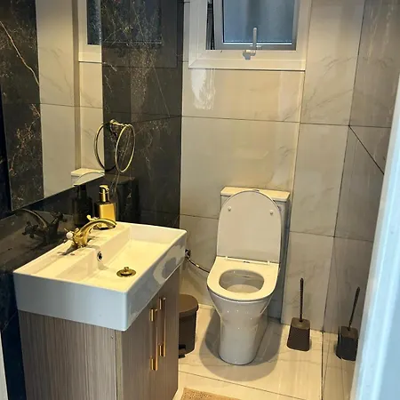 Апартаменти Modern 3br Family In Quiet Drosia With Balcony