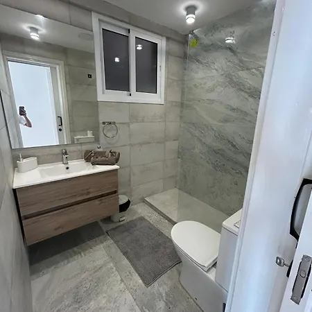 아파트 Modern 3br Family In Quiet Drosia With Balcony