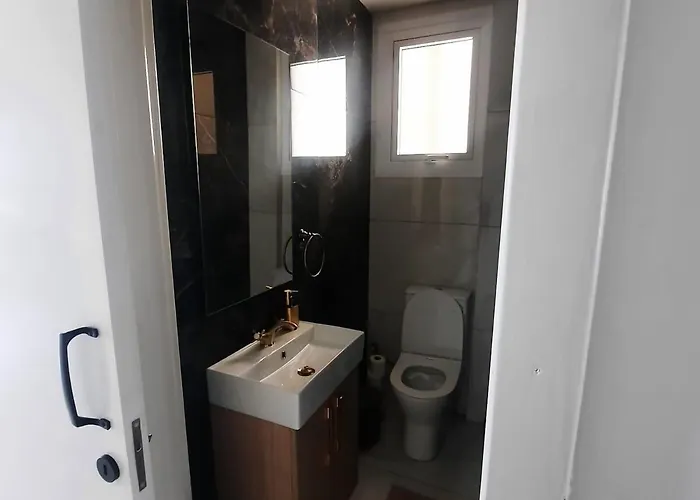 Modern 3br Family In Quiet Drosia With Balcony